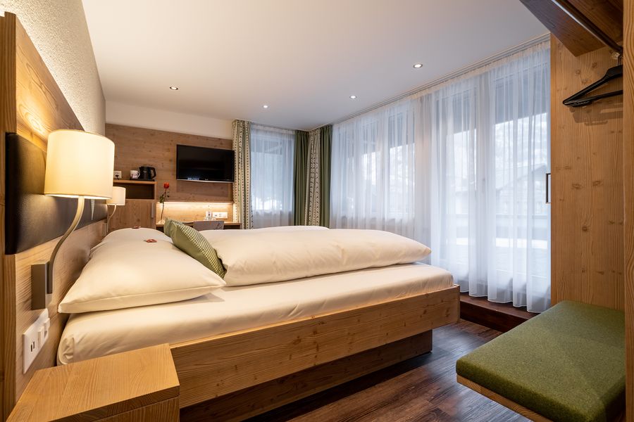 Hotel Gletschergarten standard double room.jpg